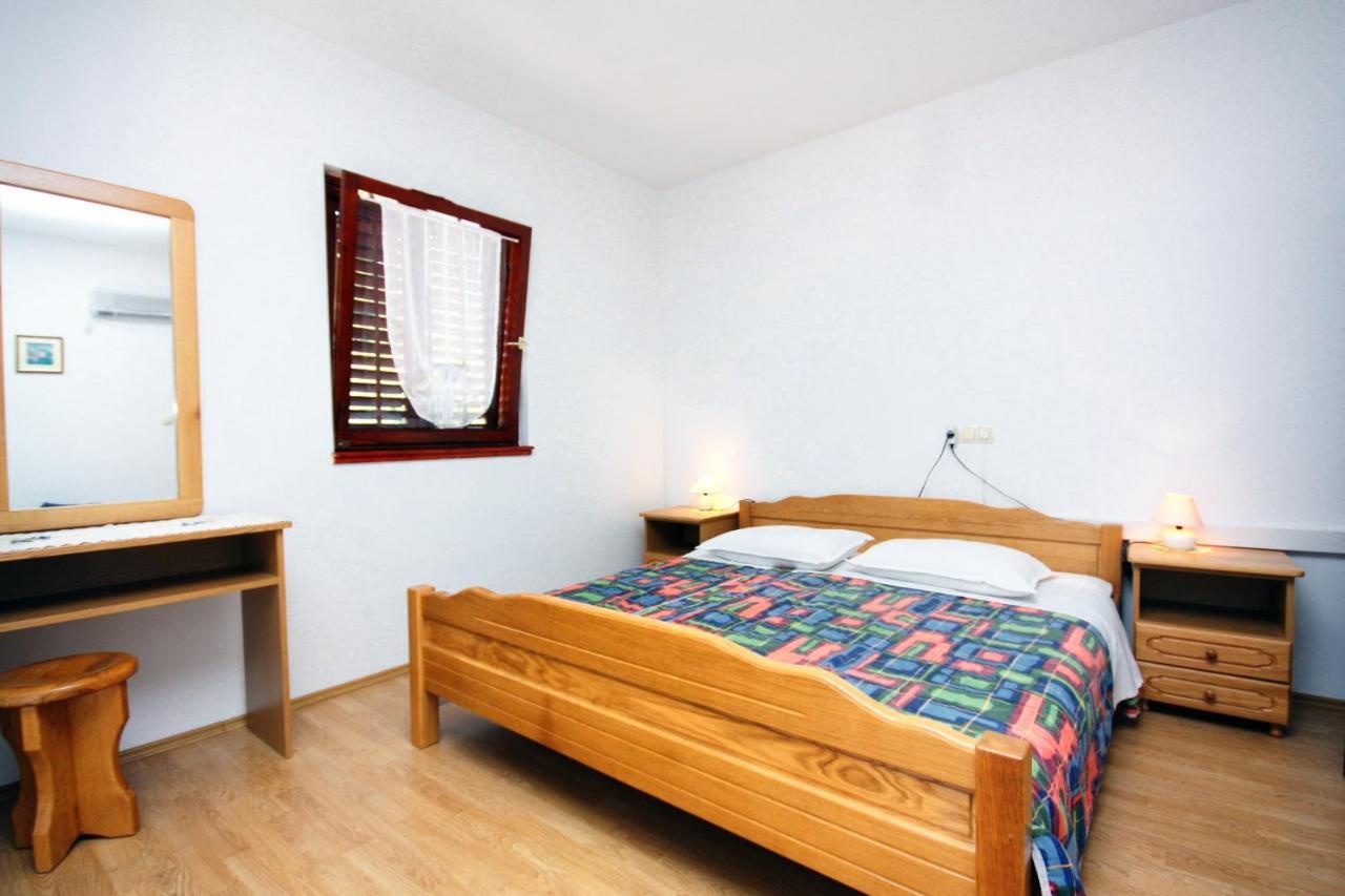 Apartments And Rooms By The Sea Palit, Rab - 5044 Zewnętrze zdjęcie