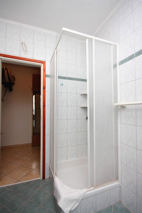 Apartments And Rooms By The Sea Palit, Rab - 5044 Zewnętrze zdjęcie