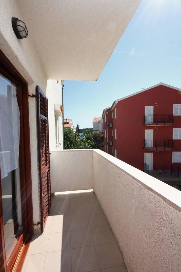 Apartments And Rooms By The Sea Palit, Rab - 5044 Zewnętrze zdjęcie